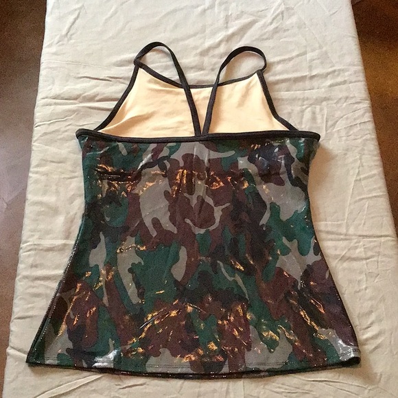 NWOT Shiny Camo Tank Top - Picture 4 of 8
